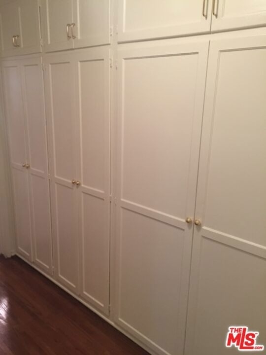 312 S Reeves Drive - Photo 9
