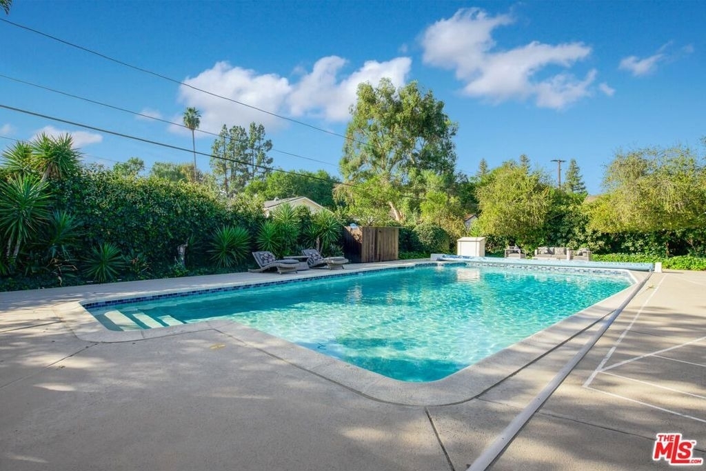 6207 Melba Avenue - Photo 1