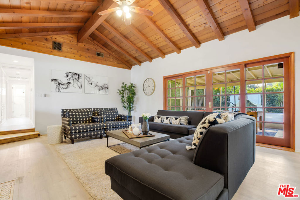 6207 Melba Avenue - Photo 8