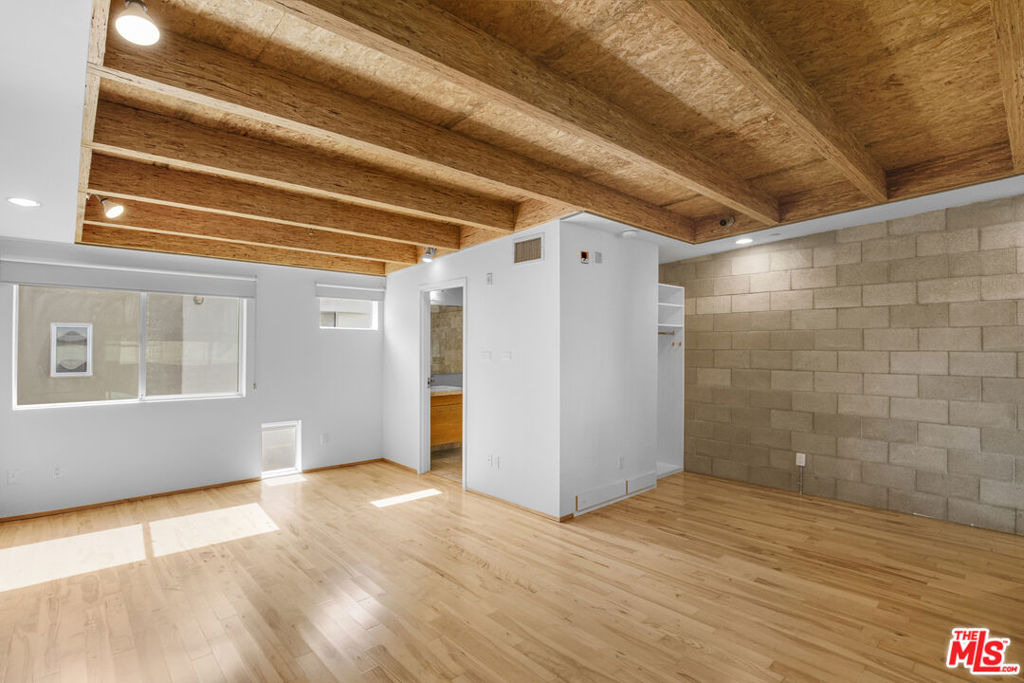 717 N Highland Avenue - Photo 16
