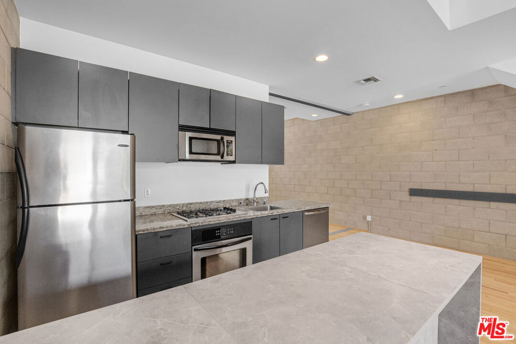717 N Highland Avenue - Photo 6