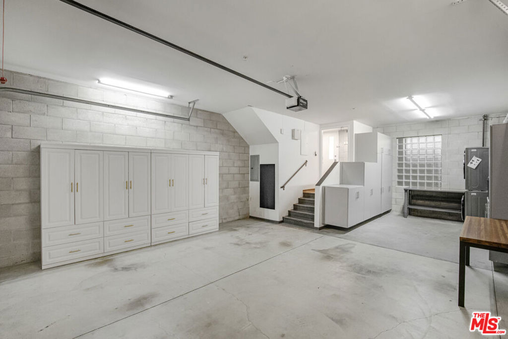 717 N Highland Avenue - Photo 23