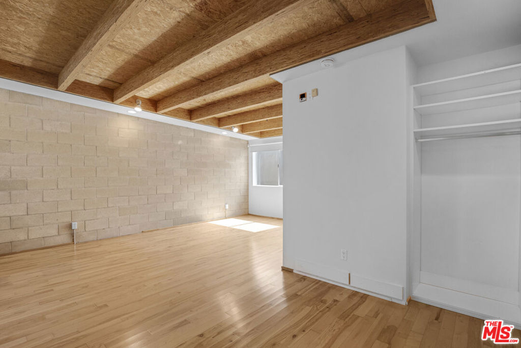717 N Highland Avenue - Photo 15