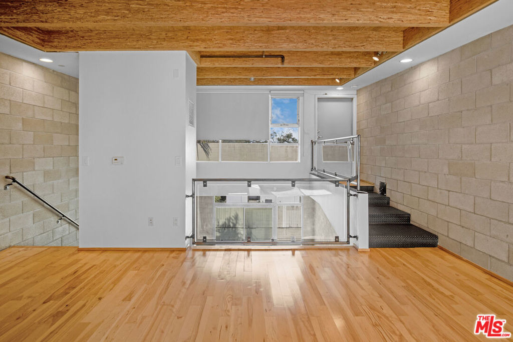717 N Highland Avenue - Photo 20