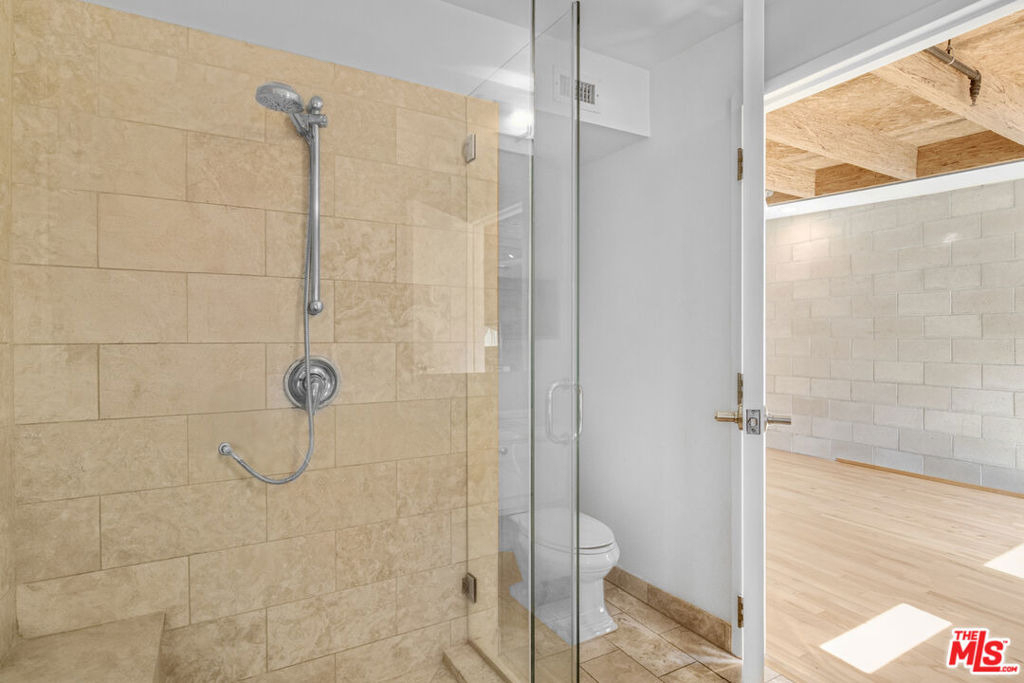 717 N Highland Avenue - Photo 19