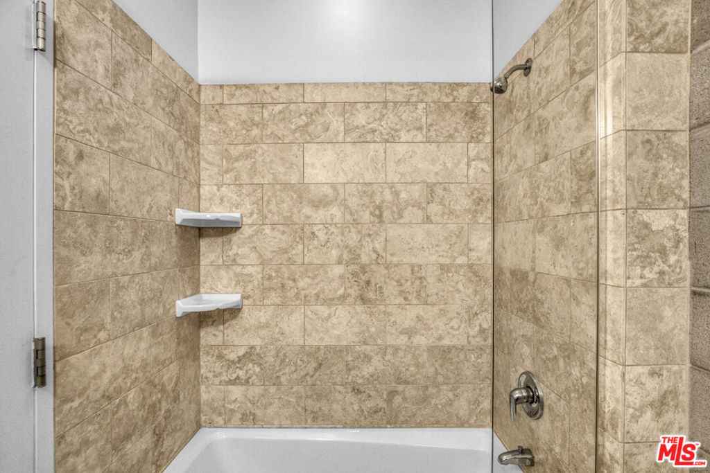 717 N Highland Avenue - Photo 12
