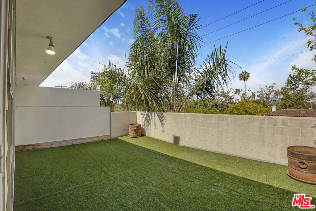 717 N Highland Avenue - Photo 21