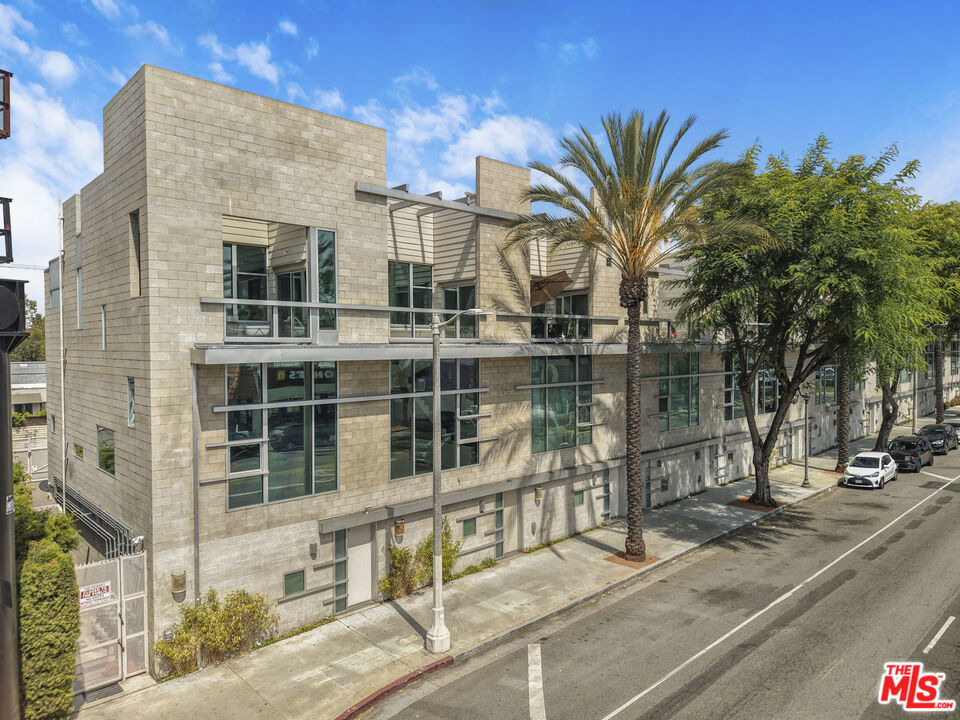 717 N Highland Avenue - Photo 27