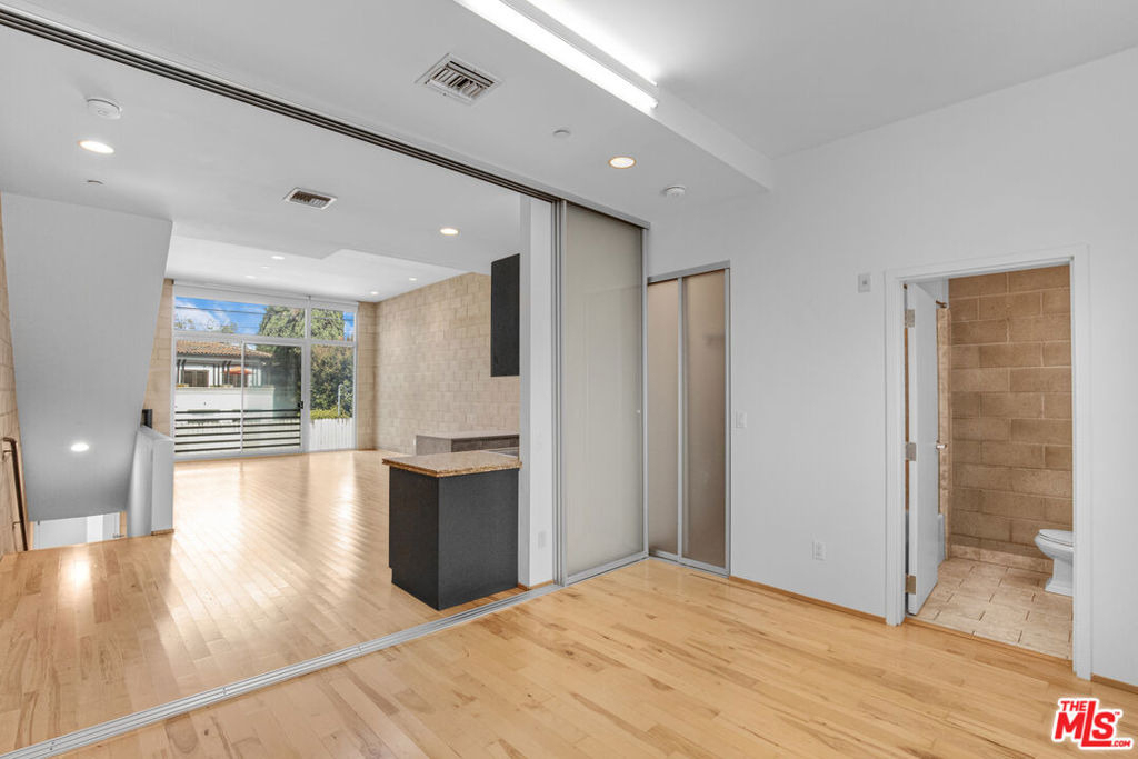 717 N Highland Avenue - Photo 9