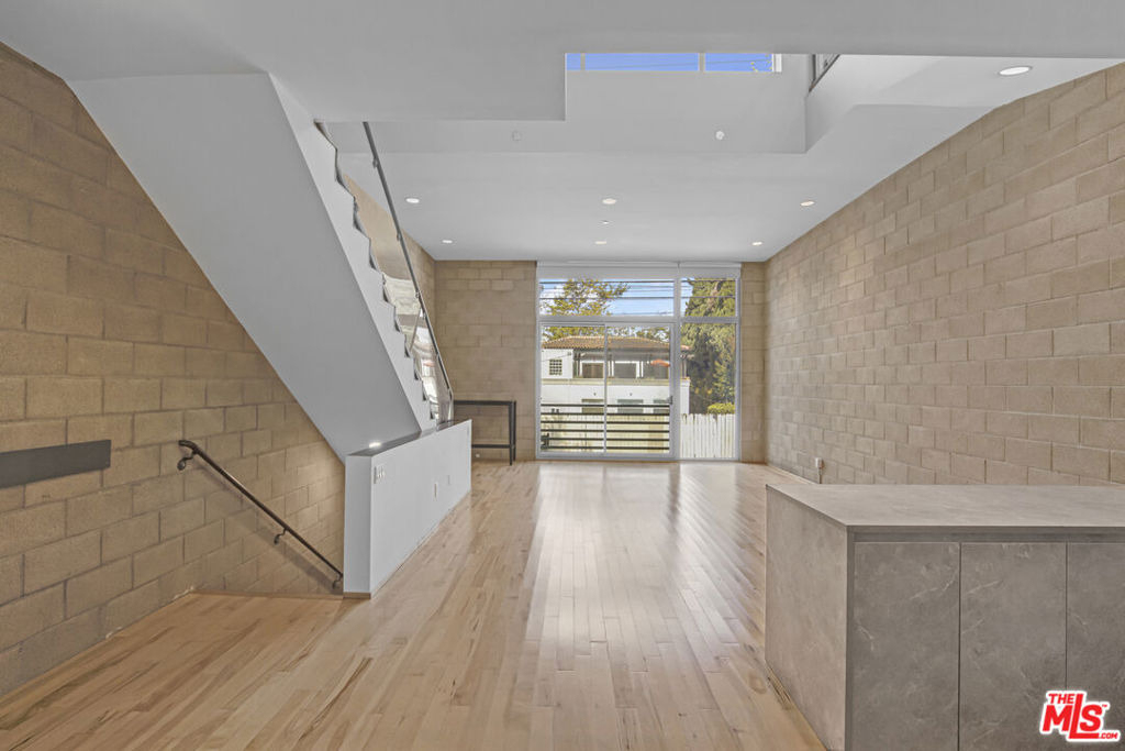 717 N Highland Avenue - Photo 8