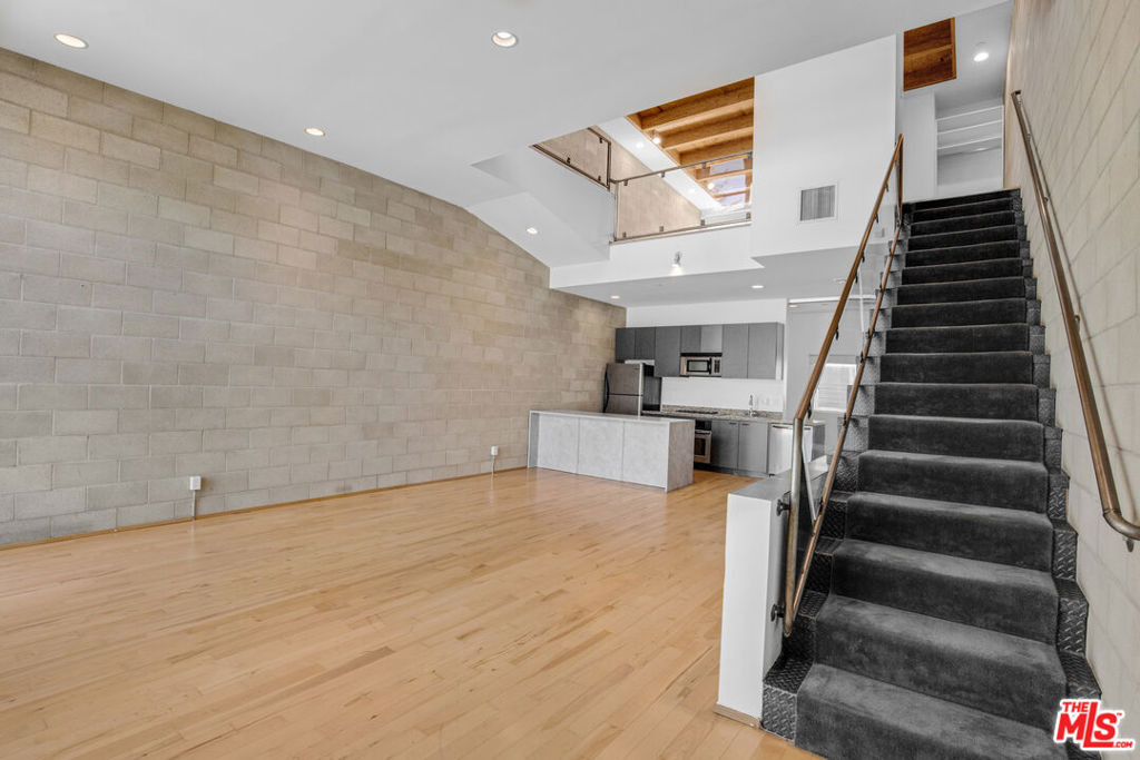 717 N Highland Avenue - Photo 14