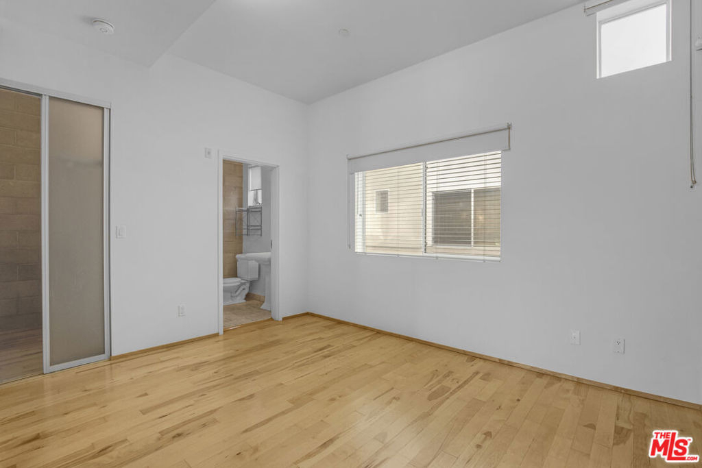 717 N Highland Avenue - Photo 10