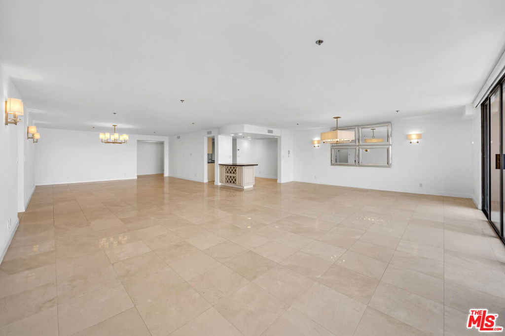 10660 Wilshire Boulevard - Photo 3