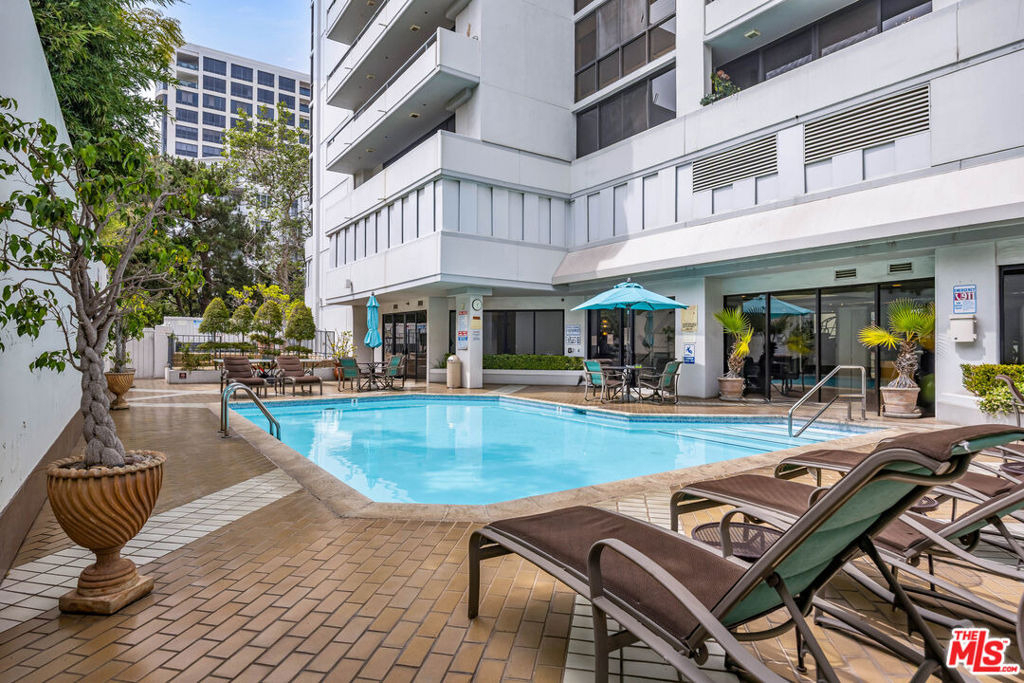 10660 Wilshire Boulevard - Photo 21