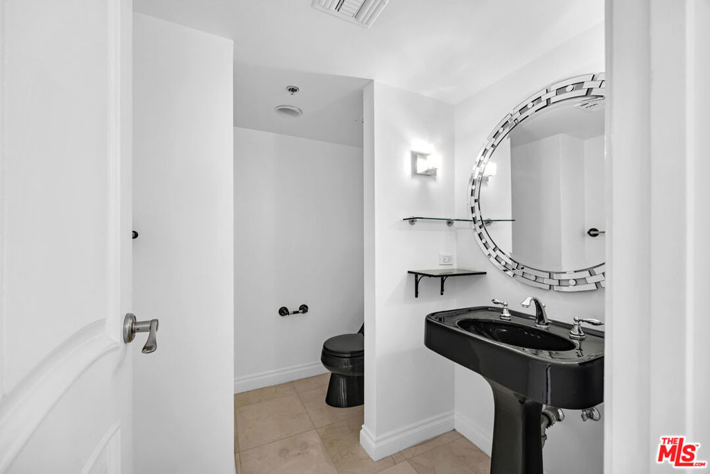 10660 Wilshire Boulevard - Photo 20