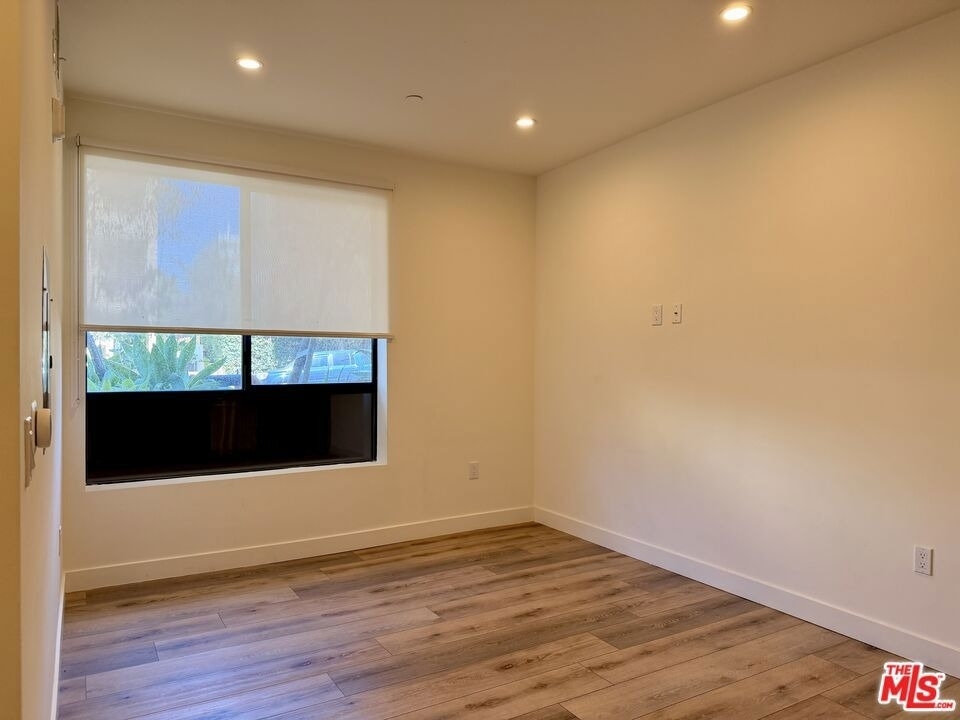 919 Harvard Boulevard - Photo 1