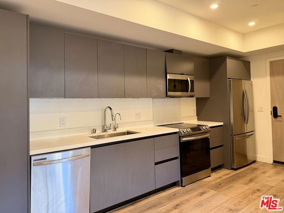 919 Harvard Boulevard - Photo 2