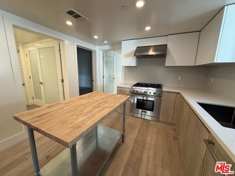 8210 Fountain Avenue - Photo 4