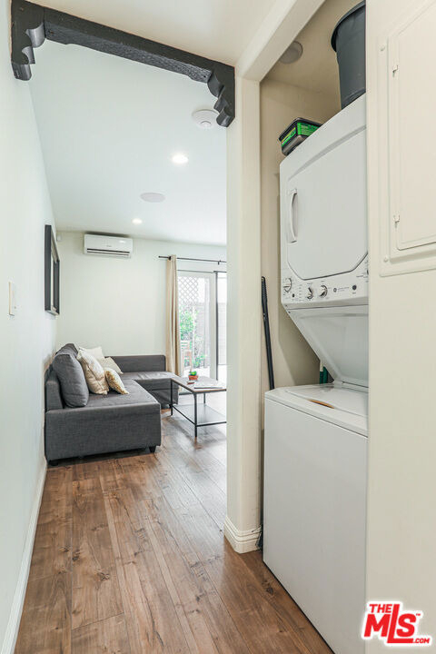 8963 Cadillac Avenue - Photo 6