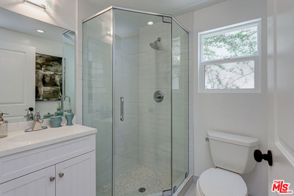 831 S Curson Avenue - Photo 7