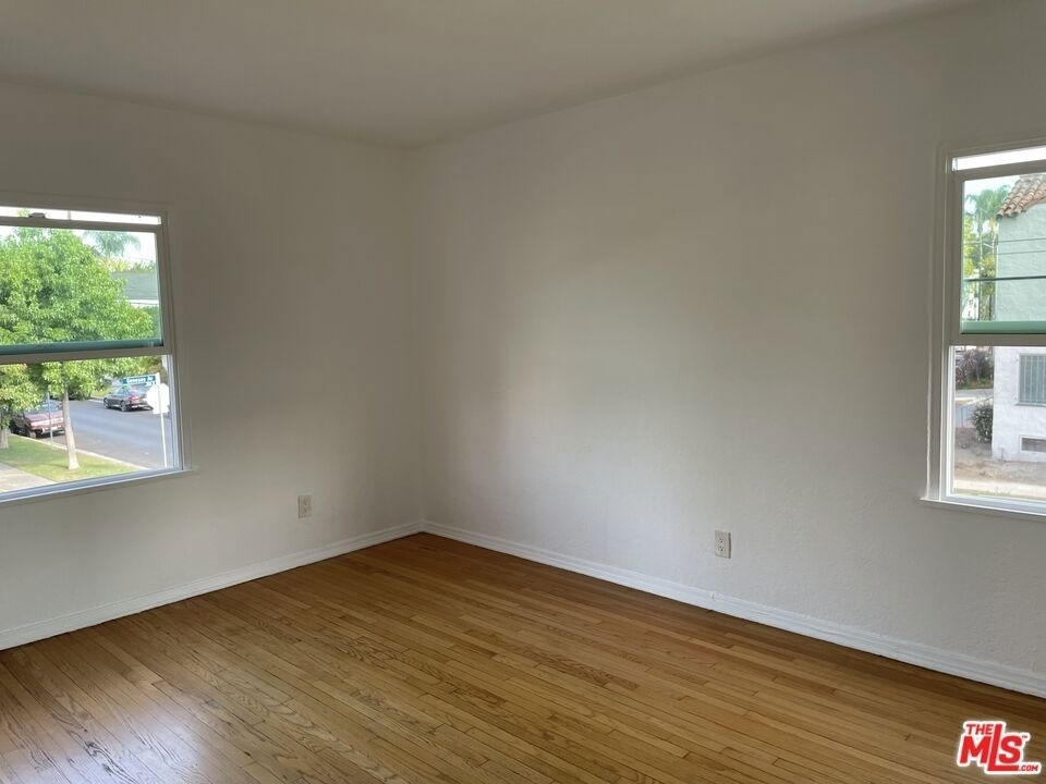 368 N Genesee Avenue - Photo 6