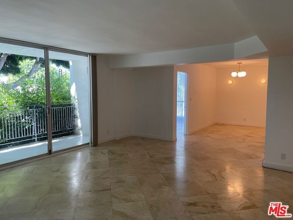 9297 Burton Way - Photo 5