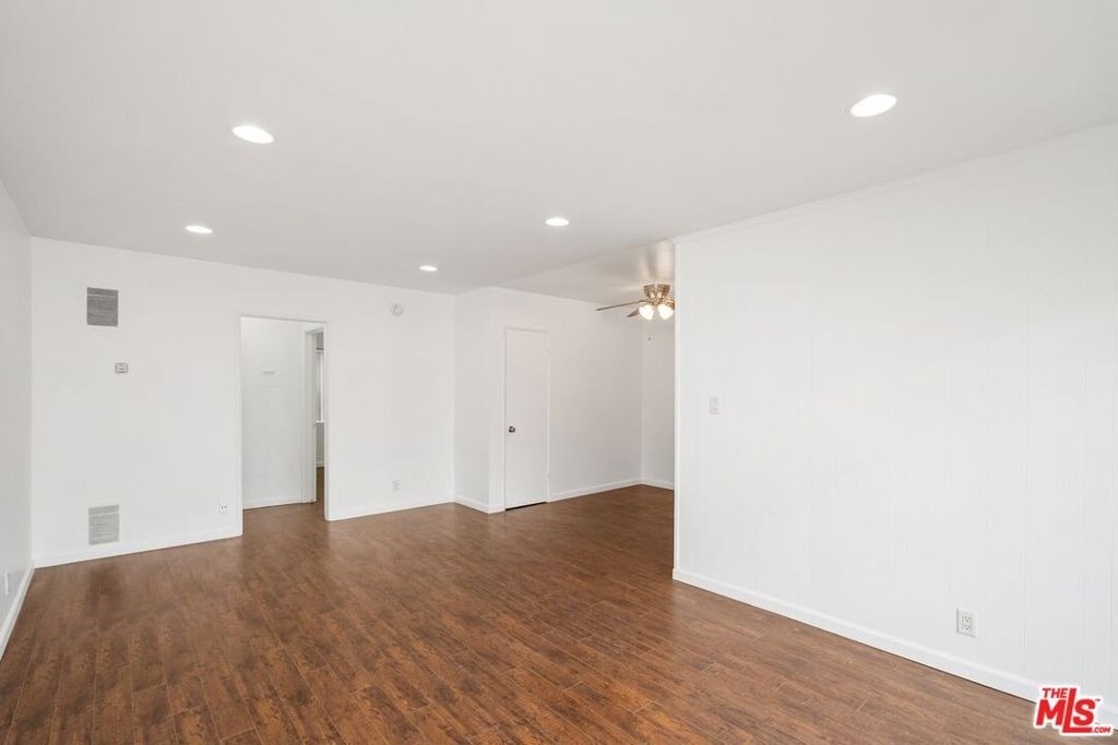 7550 Fountain - Photo 16