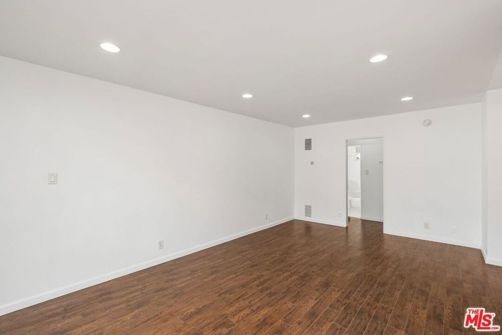 7550 Fountain - Photo 15