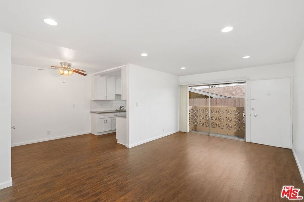 7550 Fountain - Photo 13