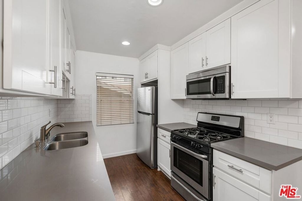 7550 Fountain - Photo 0