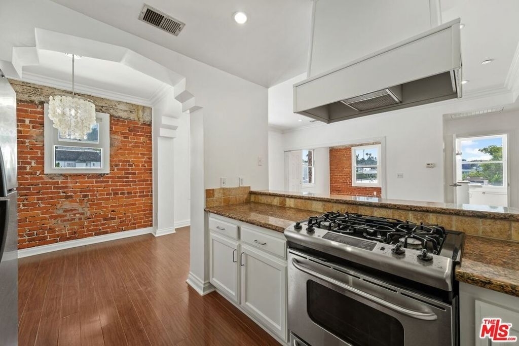 1236 N Flores Street - Photo 6
