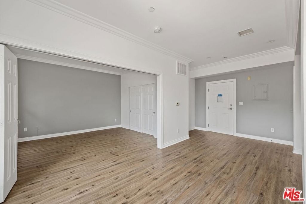 1236 N Flores Street - Photo 8