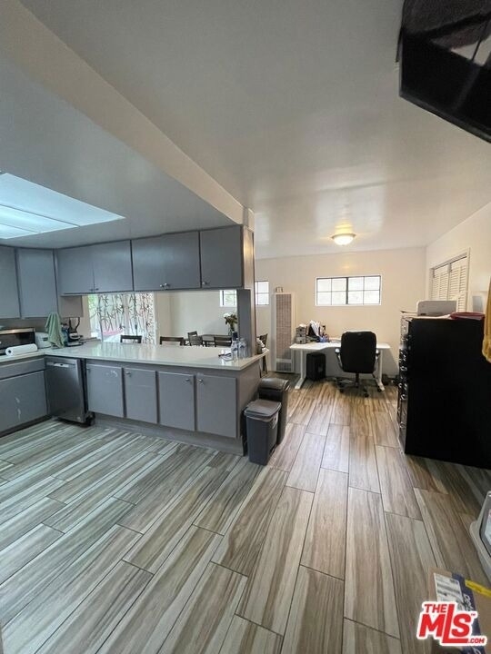 8513 Reading Avenue - Photo 2