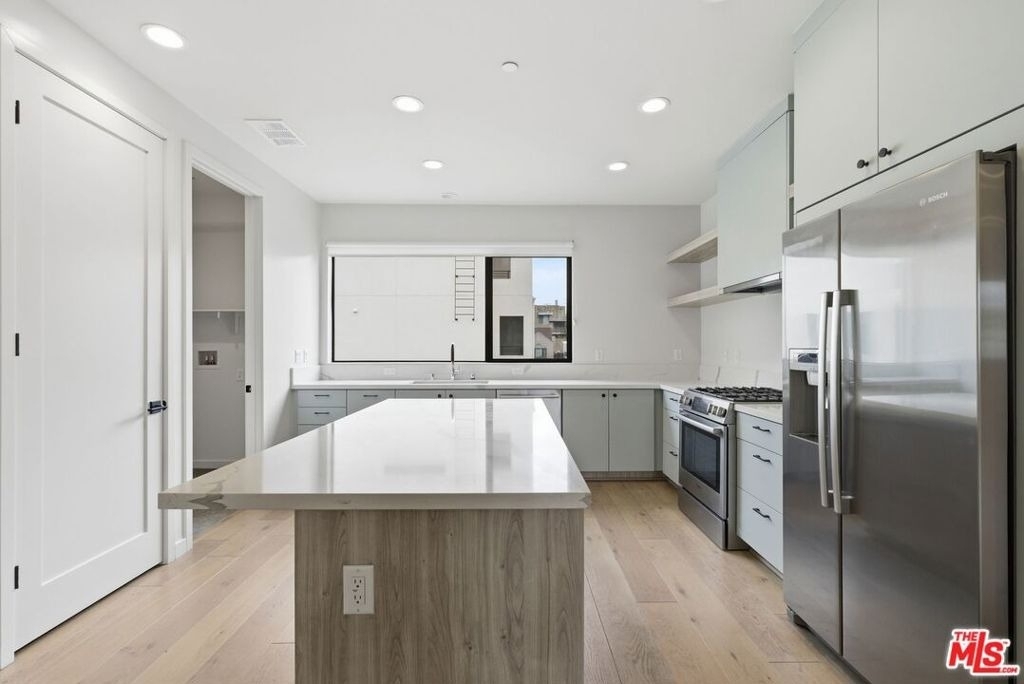 1605 N Arla Way - Photo 6
