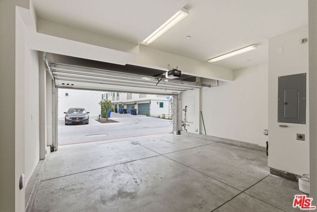 1605 N Arla Way - Photo 29