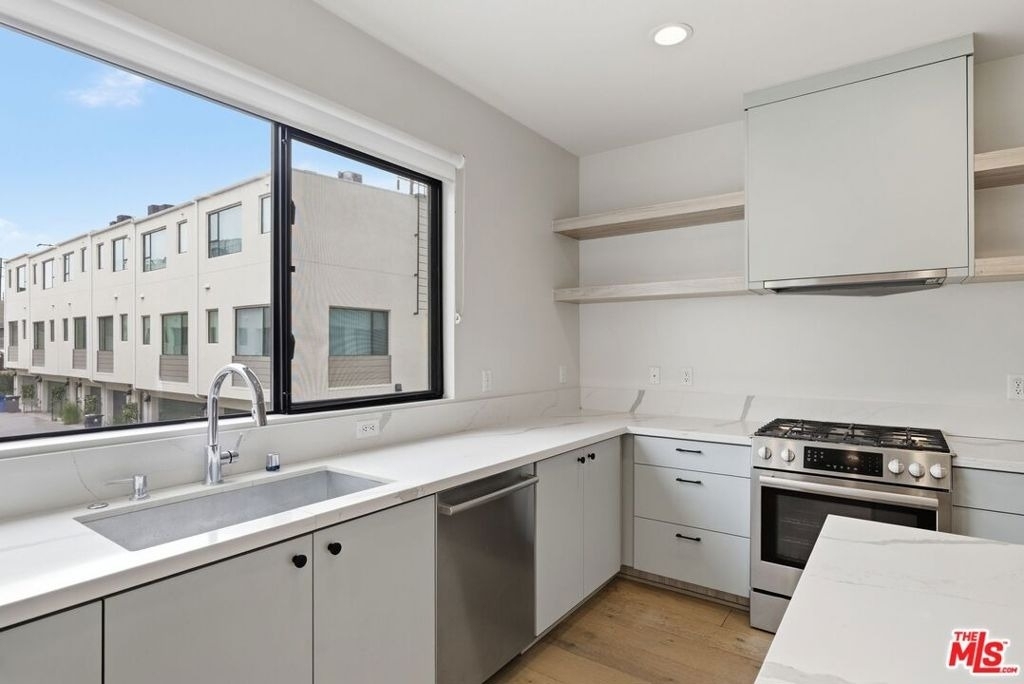 1605 N Arla Way - Photo 8
