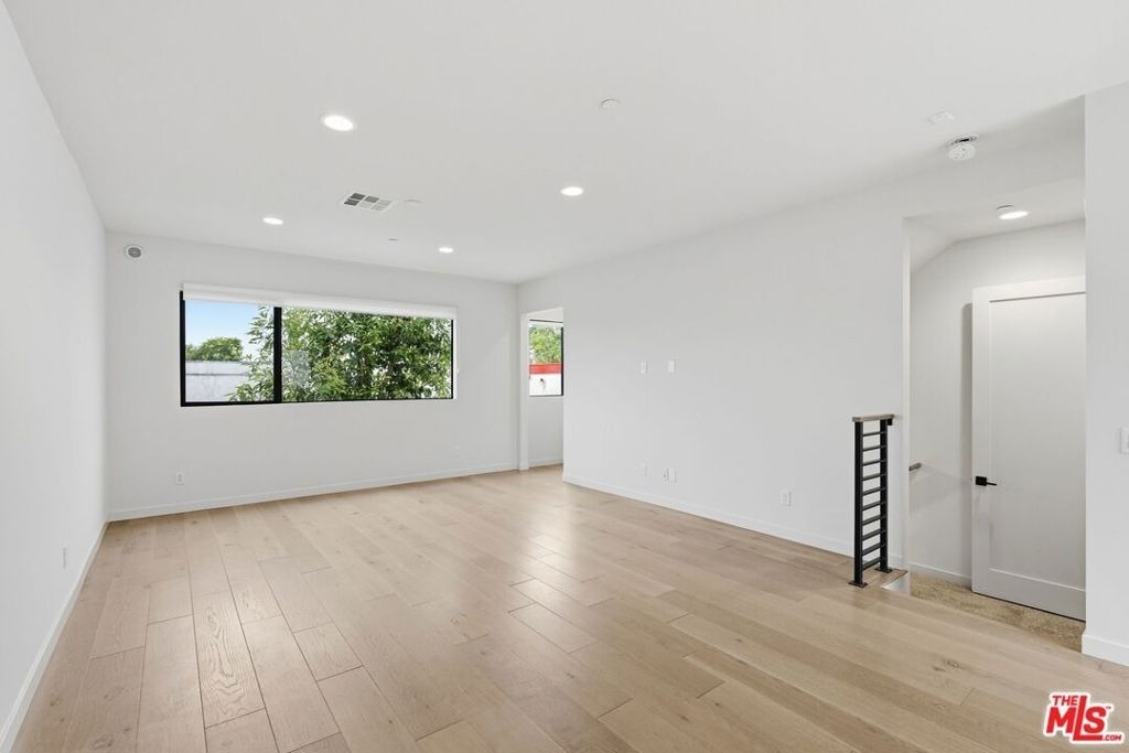 1605 N Arla Way - Photo 1