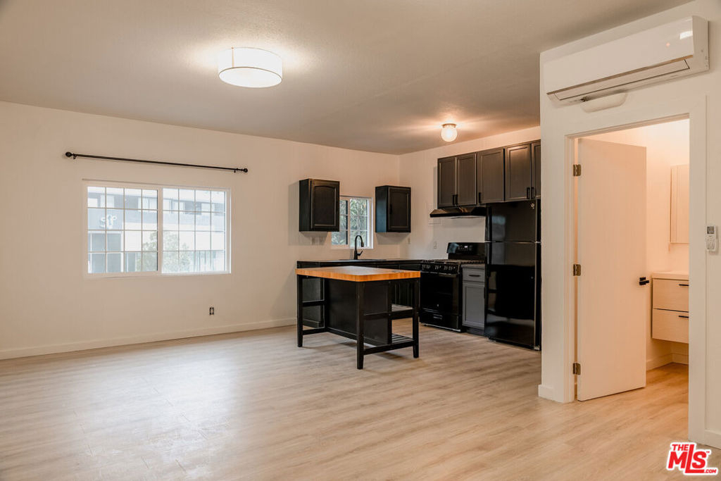 4518 Hollywood Boulevard - Photo 0
