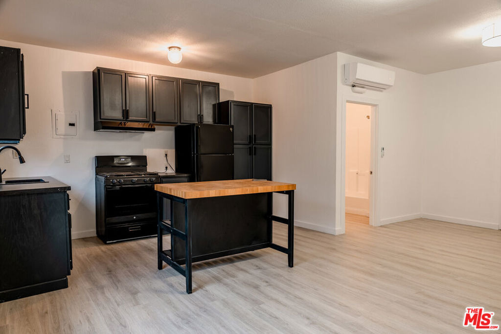4518 Hollywood Boulevard - Photo 1