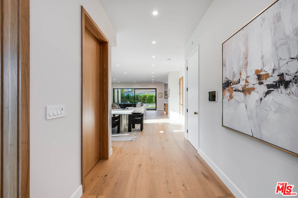 12427 Cumpston Street - Photo 5