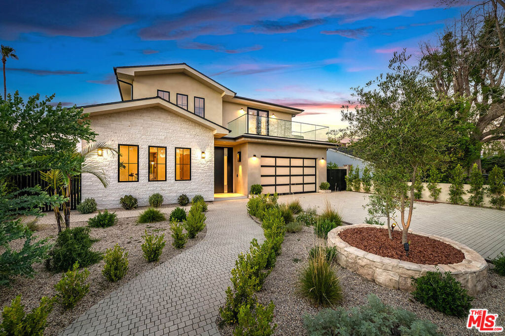 12427 Cumpston Street - Photo 0