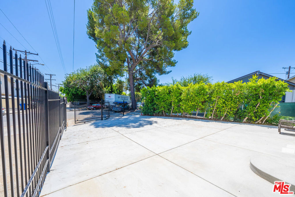 5837 N Cartwright Avenue - Photo 1
