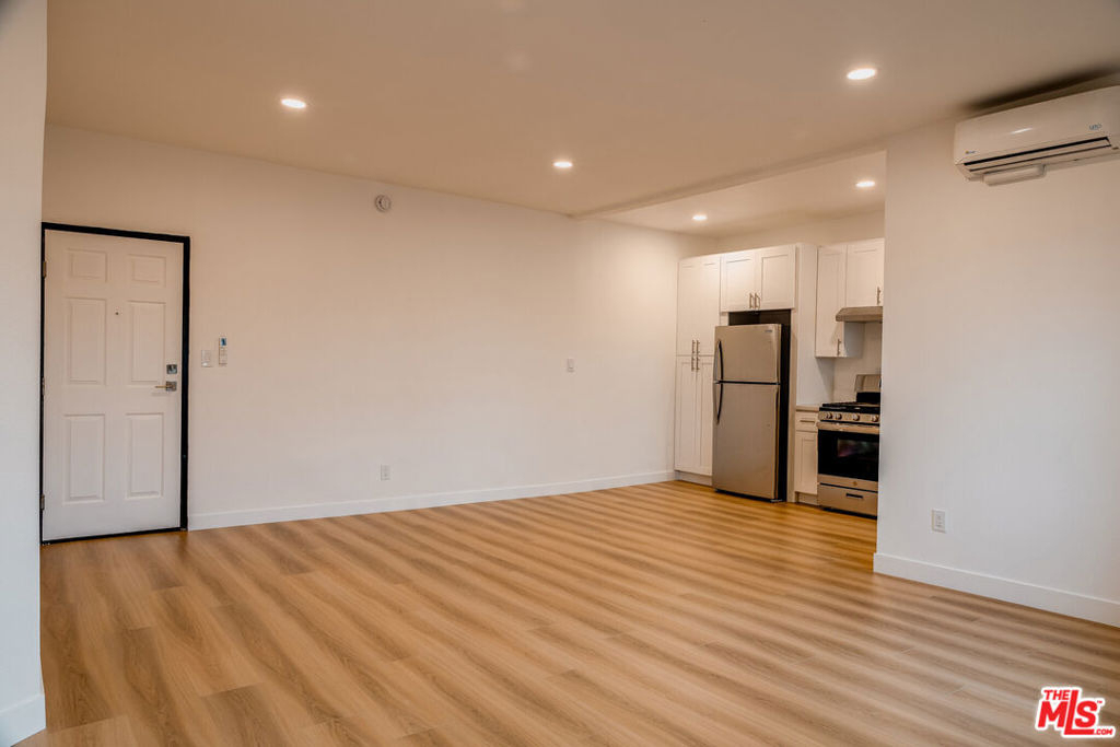 4521 Hollywood Boulevard - Photo 3