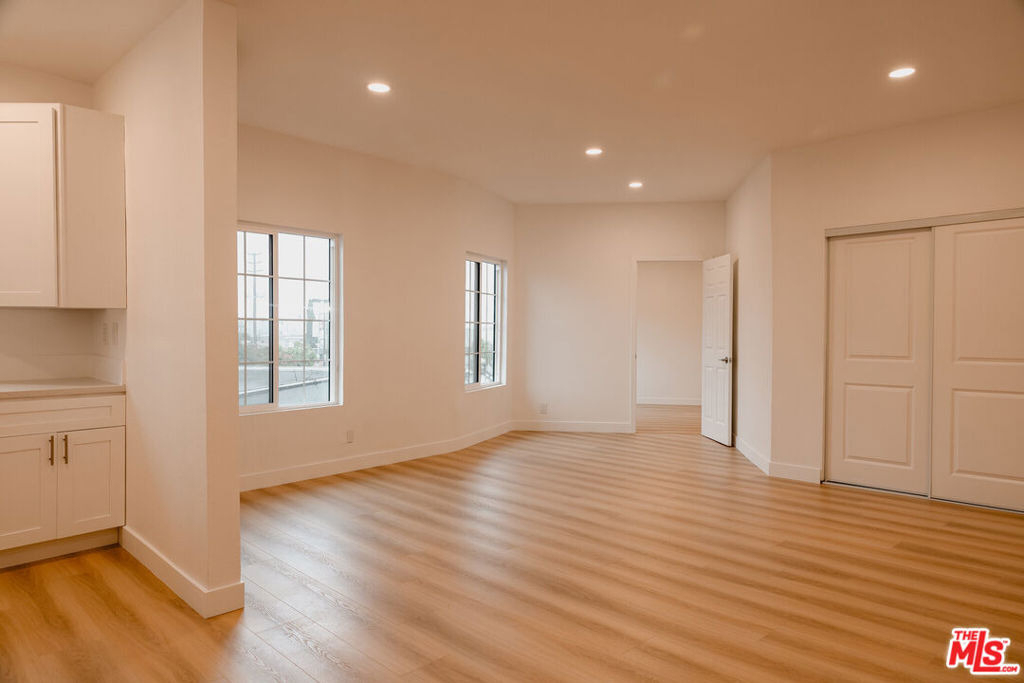 4521 Hollywood Boulevard - Photo 1