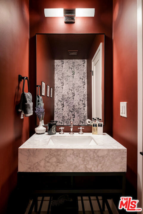 651 Wilcox Avenue - Photo 10