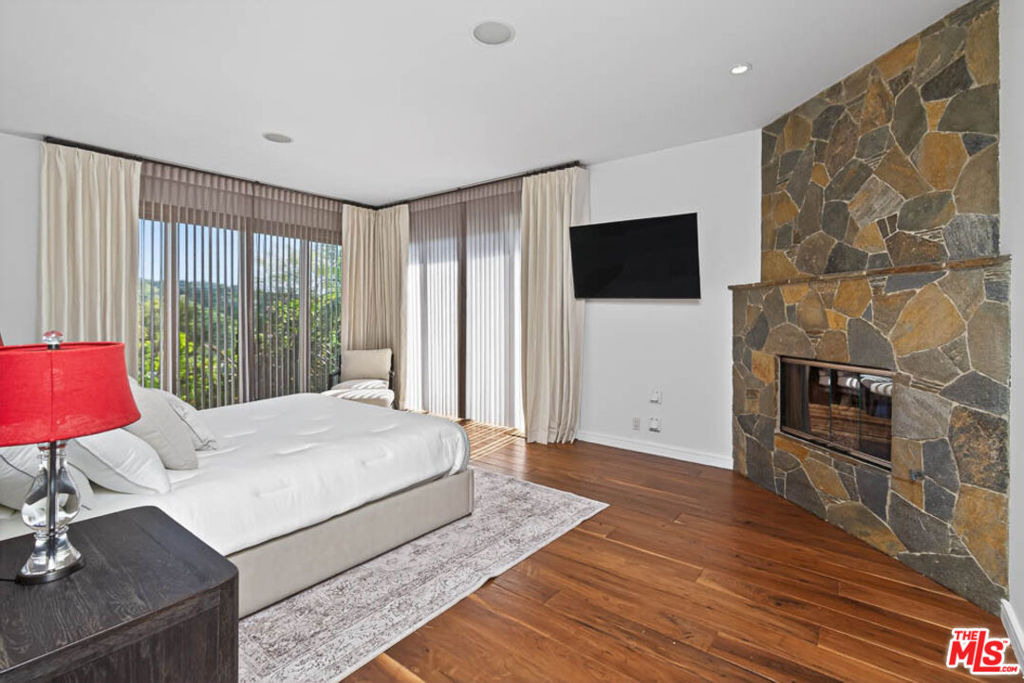 1120 El Medio Avenue - Photo 15