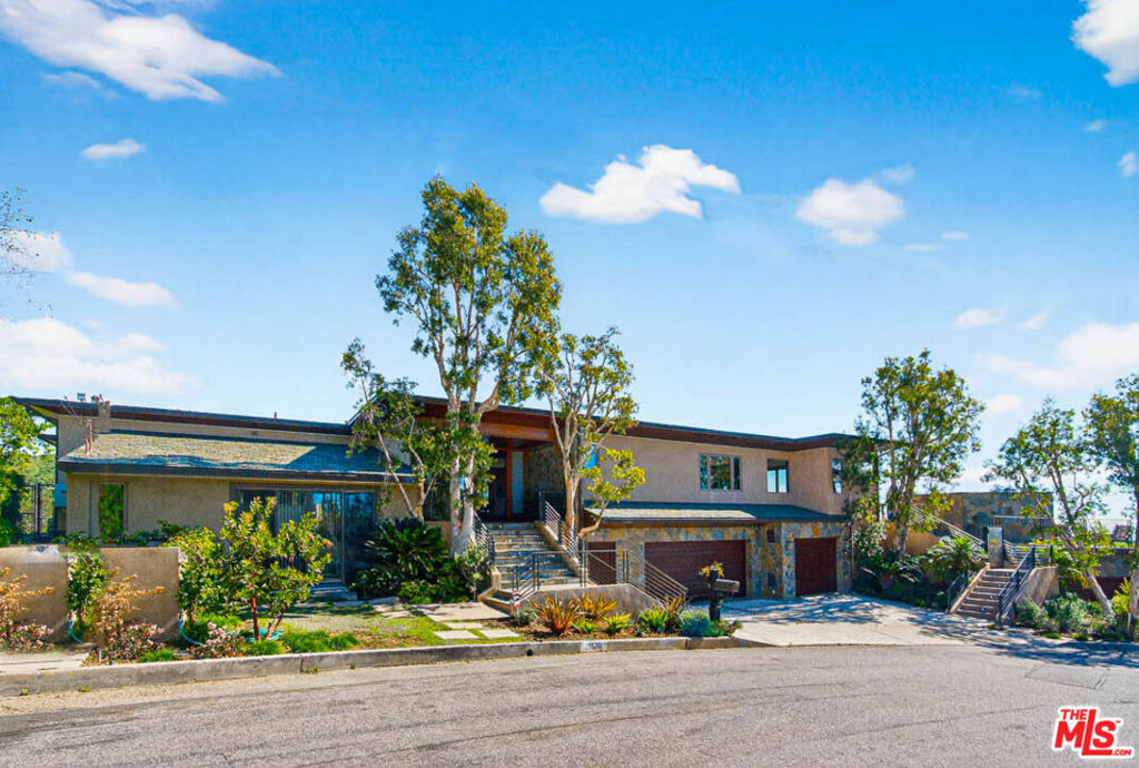 1120 El Medio Avenue - Photo 0