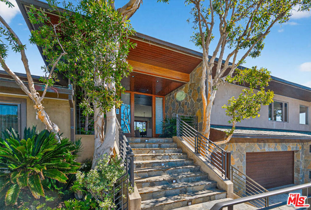 1120 El Medio Avenue - Photo 2