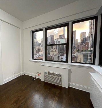 East 50th Street - Photo 3
