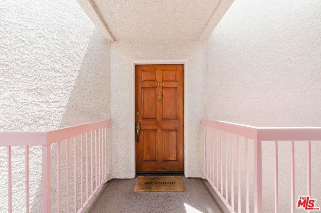 345 N Jackson Street - Photo 4